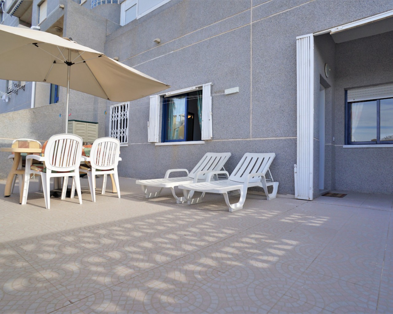 Apartamento - Alquiler a largo plazo - Torrevieja - 338