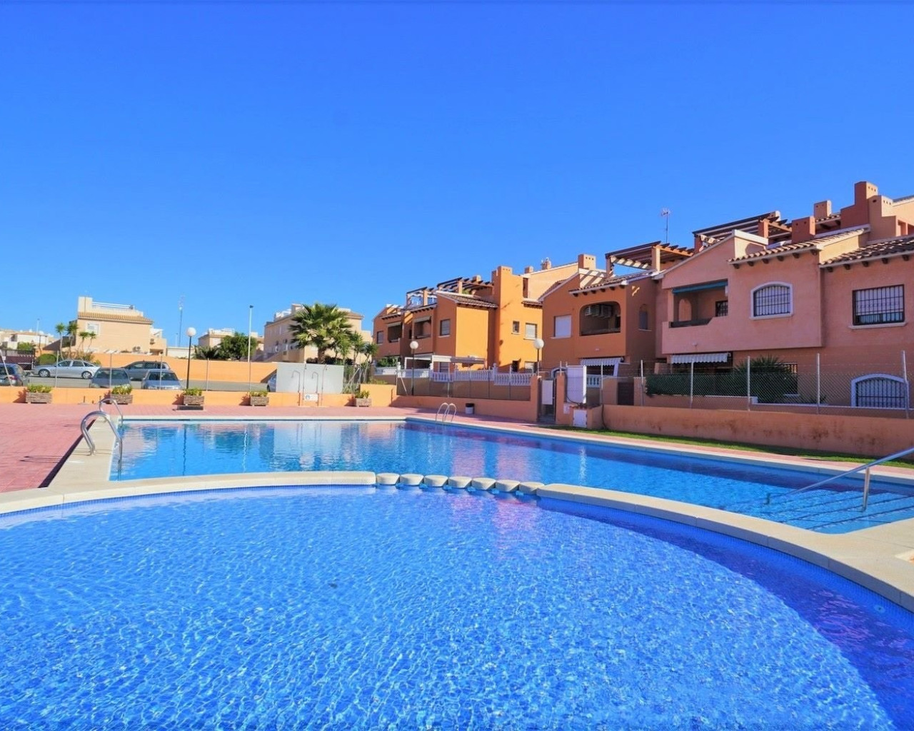 Apartamento - Alquiler a largo plazo - Torrevieja - 496