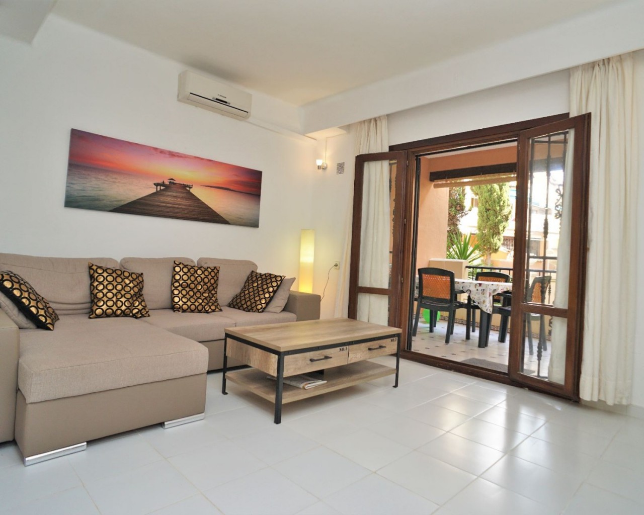 Appartement - Location longue durée - Torrevieja - 323