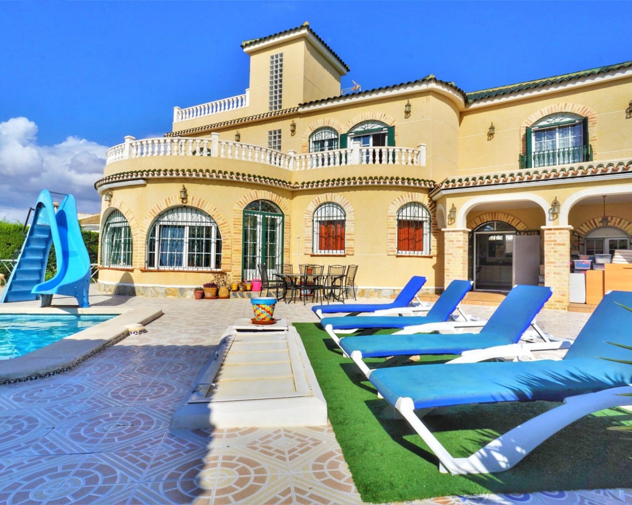 Detached Villa - Venta - Torrevieja - 13343