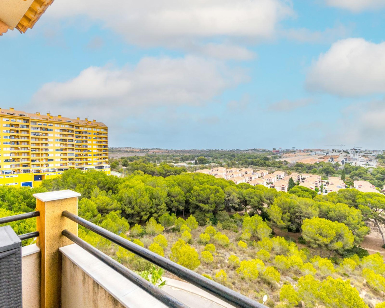 Resale - Apartment - Orihuela Costa - Campoamor