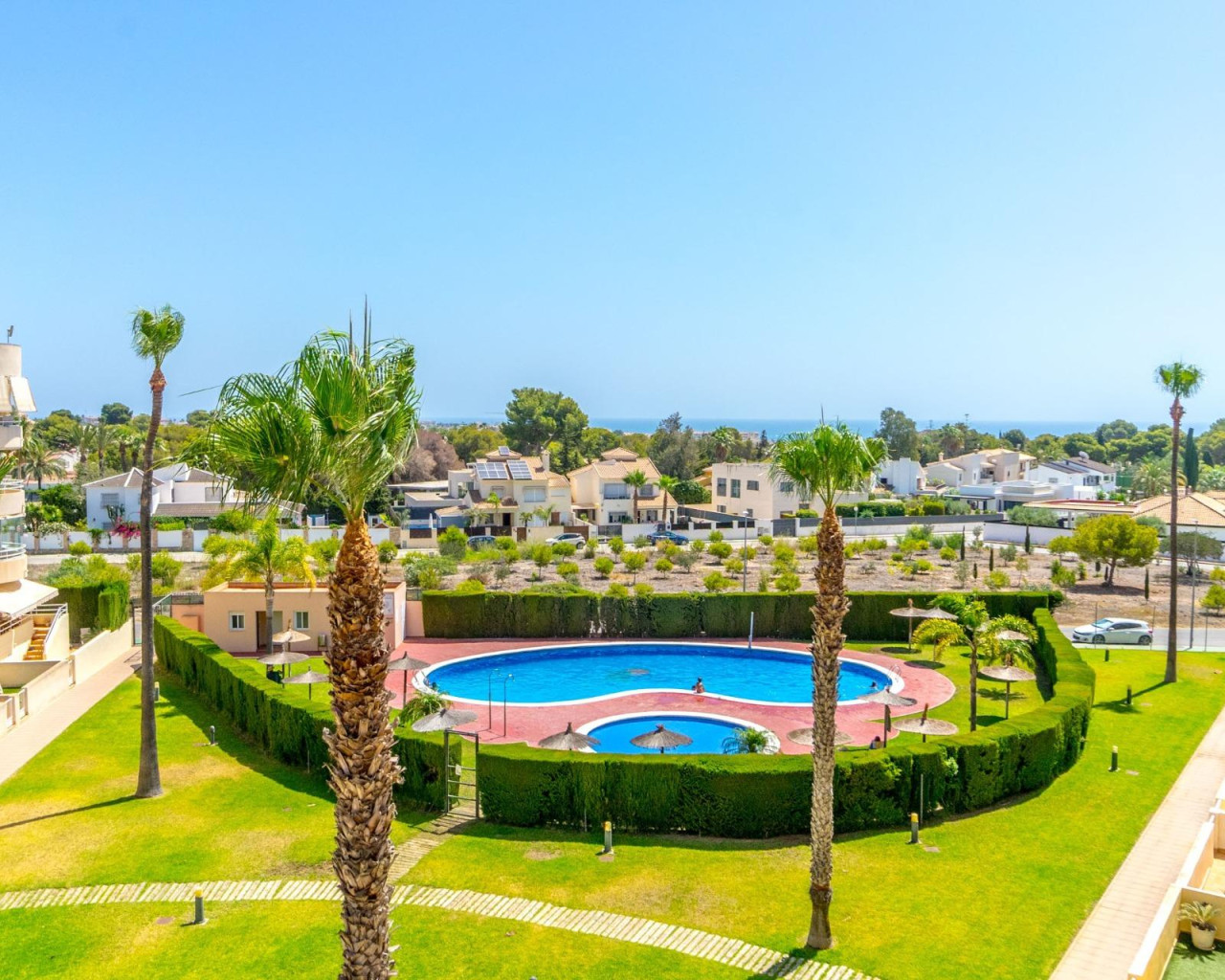 Resale - Apartment - Orihuela Costa - Campoamor