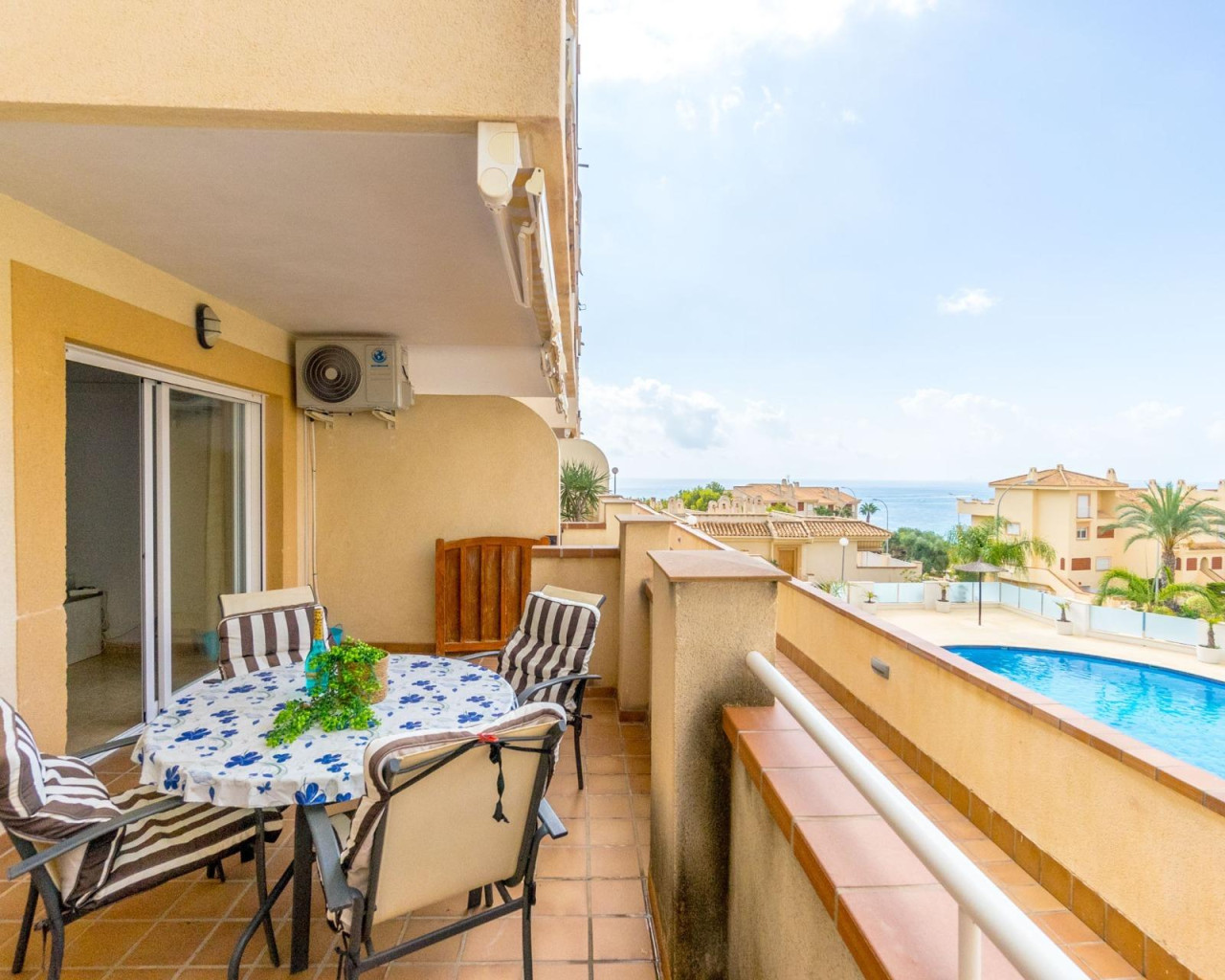 Resale - Apartment - Orihuela Costa - Campoamor