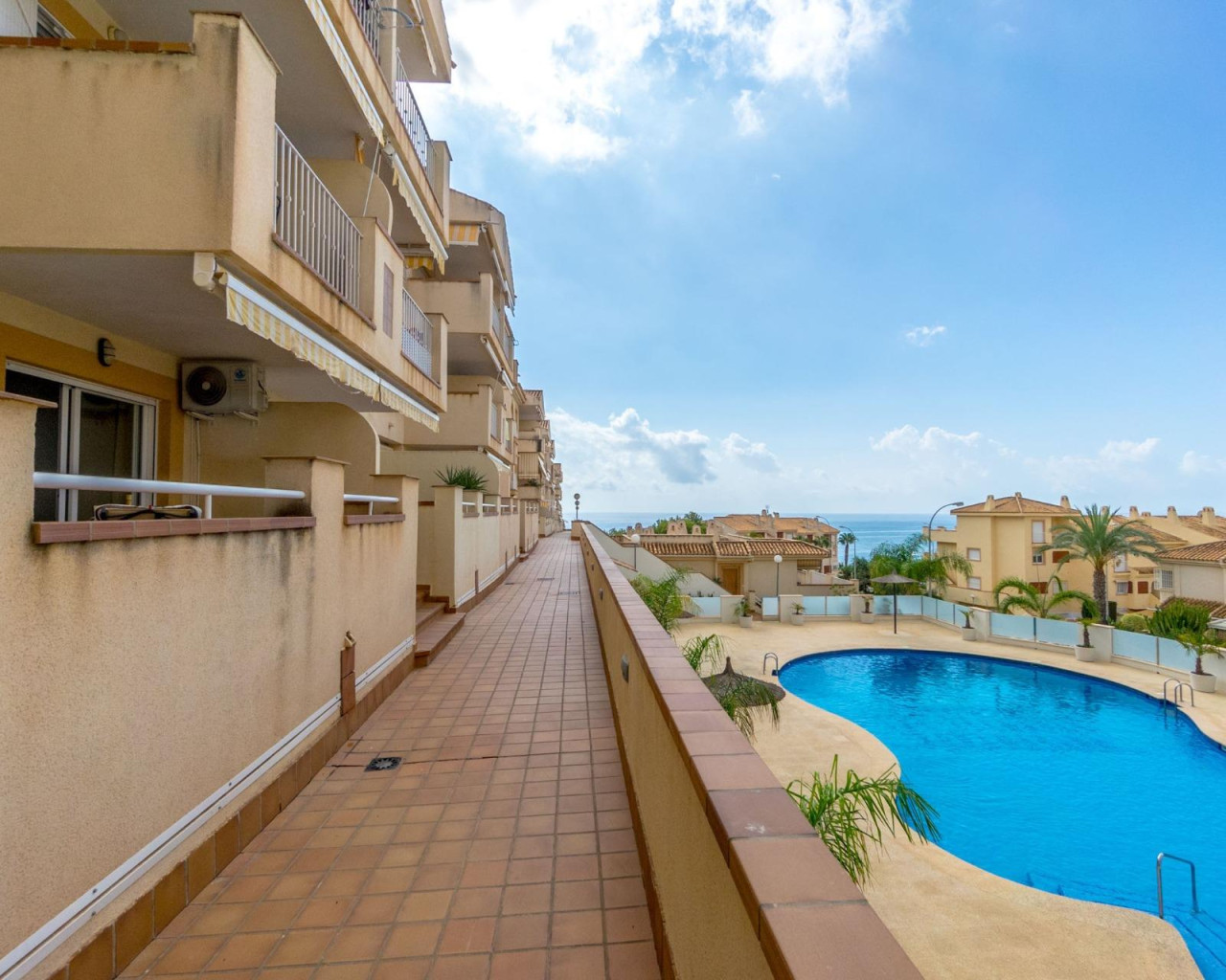 Resale - Apartment - Orihuela Costa - Campoamor