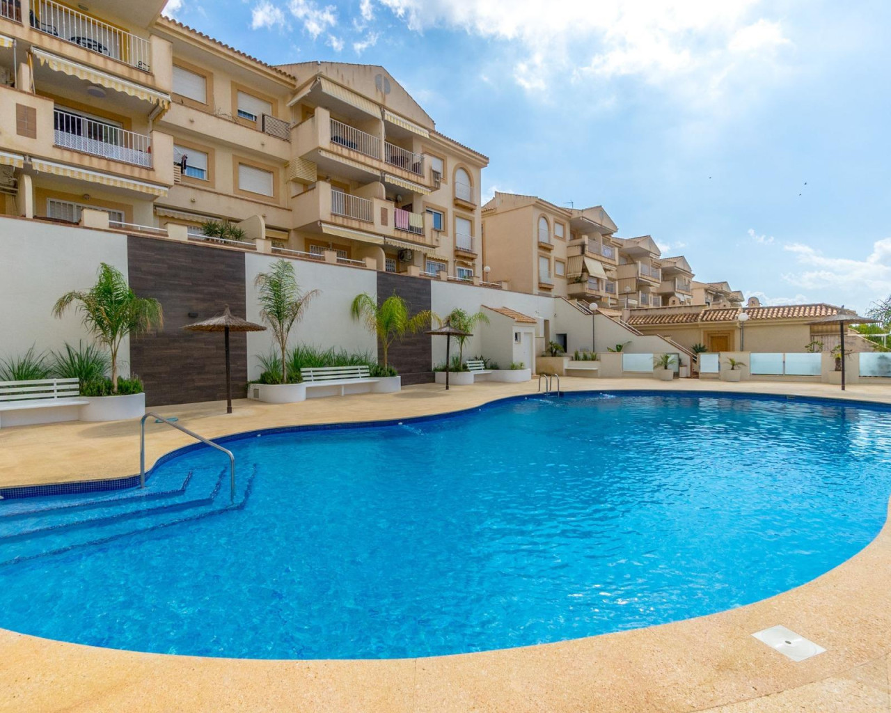 Resale - Apartment - Orihuela Costa - Campoamor