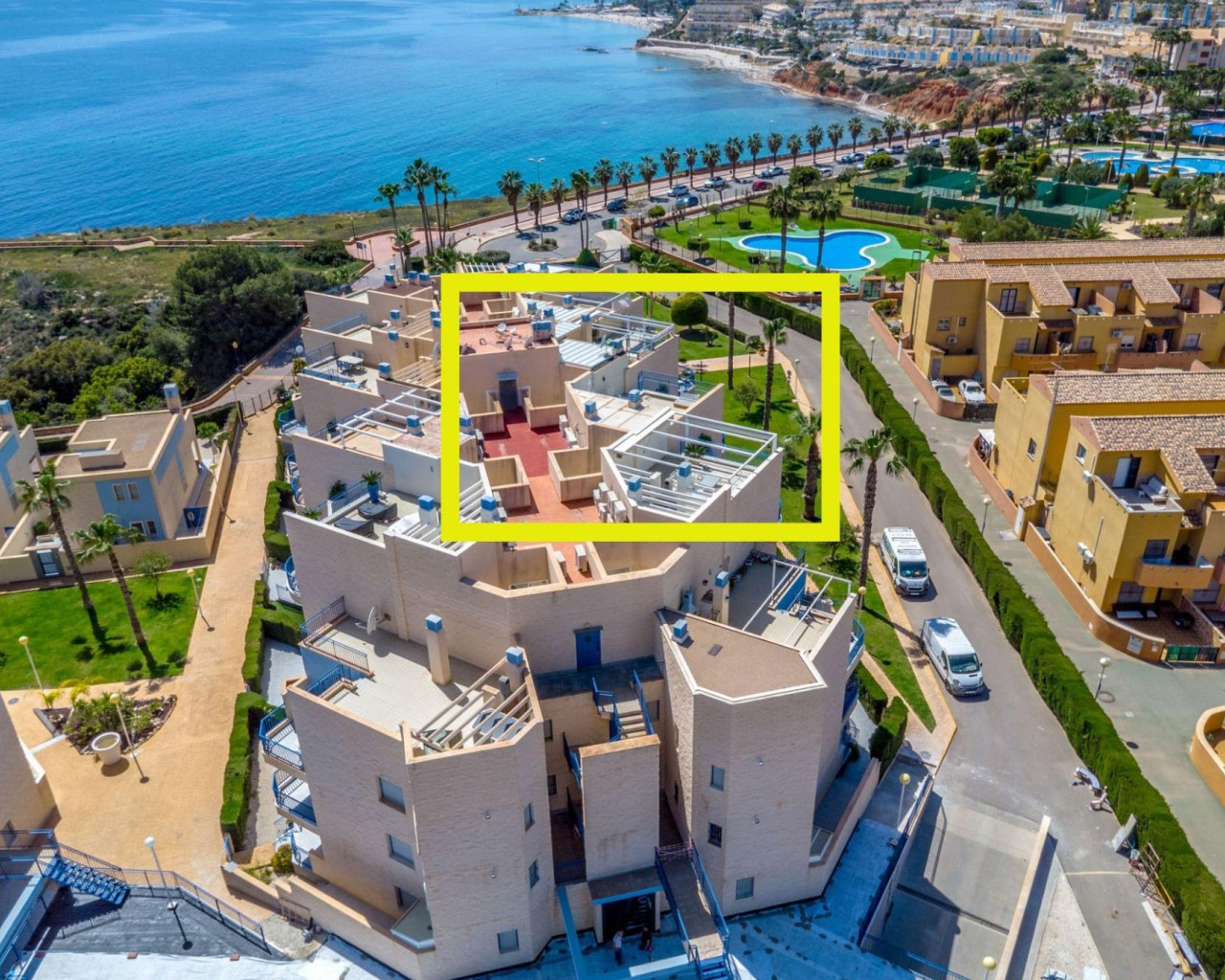 Resale - Apartment - Orihuela Costa - Campoamor