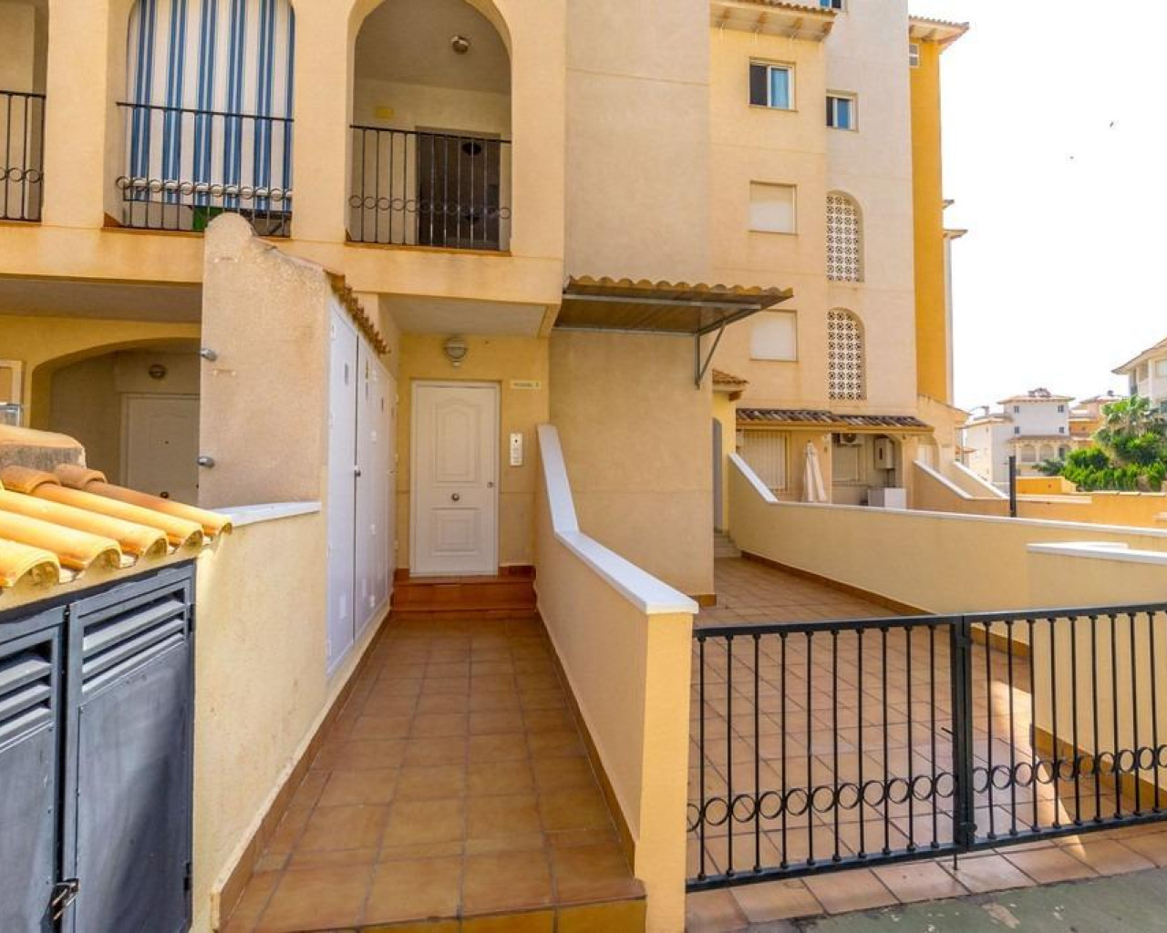 Resale - Apartment - Orihuela Costa - Campoamor