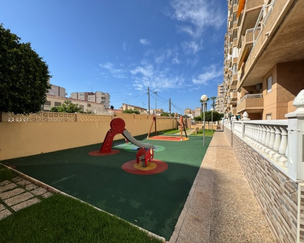 Resale - Apartment - Torrevieja - Aguas nuevas 1