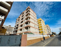 Resale - Apartment - Torrevieja - Centro