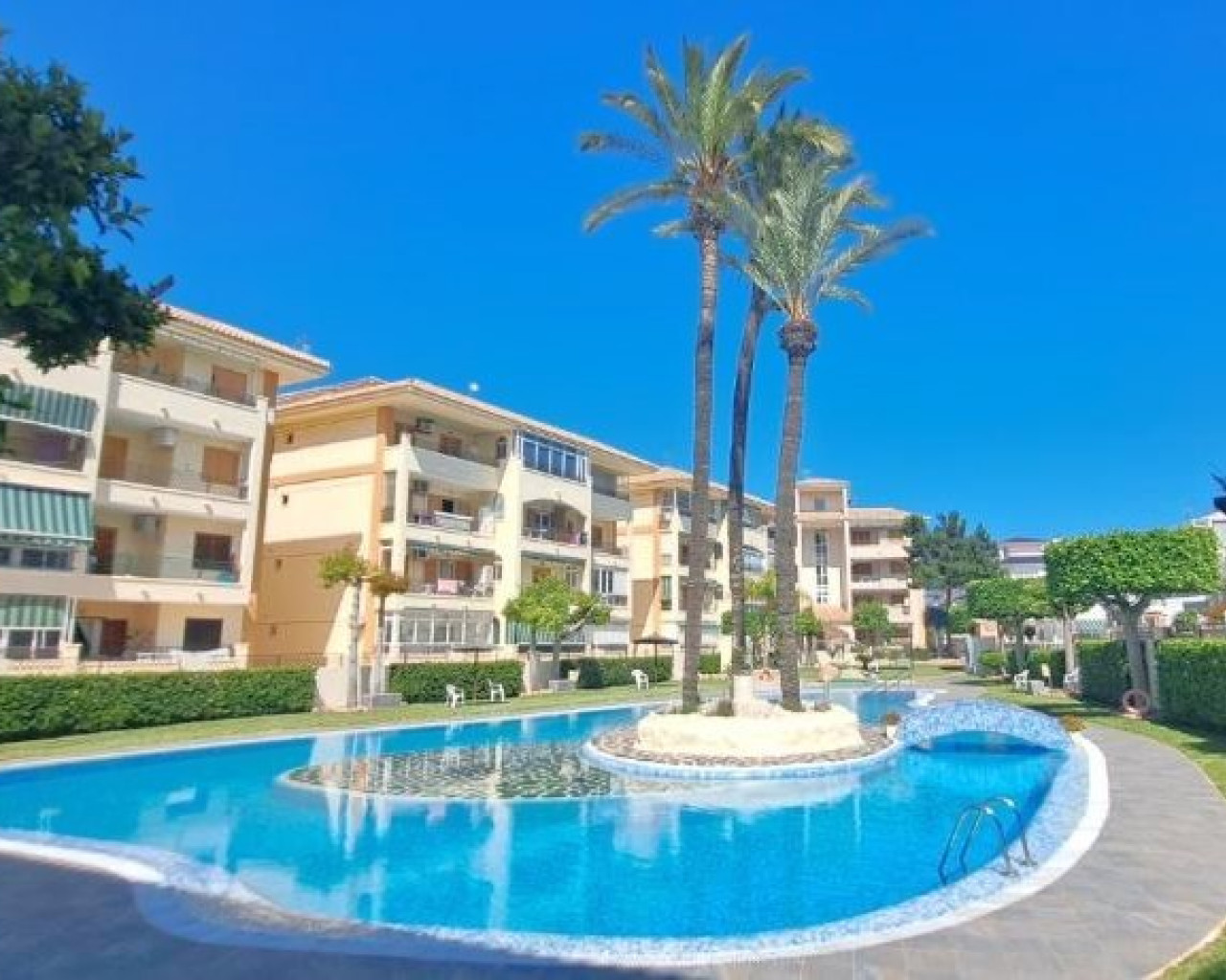 Resale - Apartment - Torrevieja - La Mata