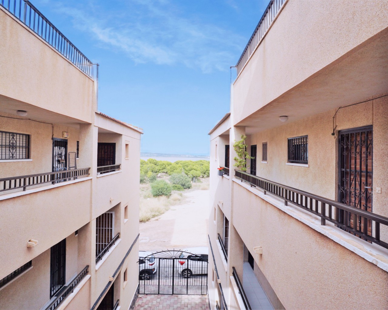 Resale - Apartment - Torrevieja - San Luis / La Siesta