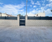 Resale - Bungalow - Torrevieja - San Luis / La Siesta