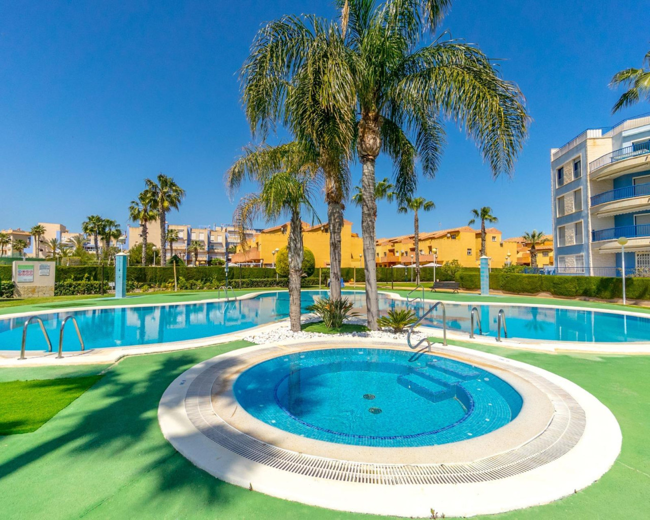 Resale - Lägenhet - Orihuela Costa - Campoamor