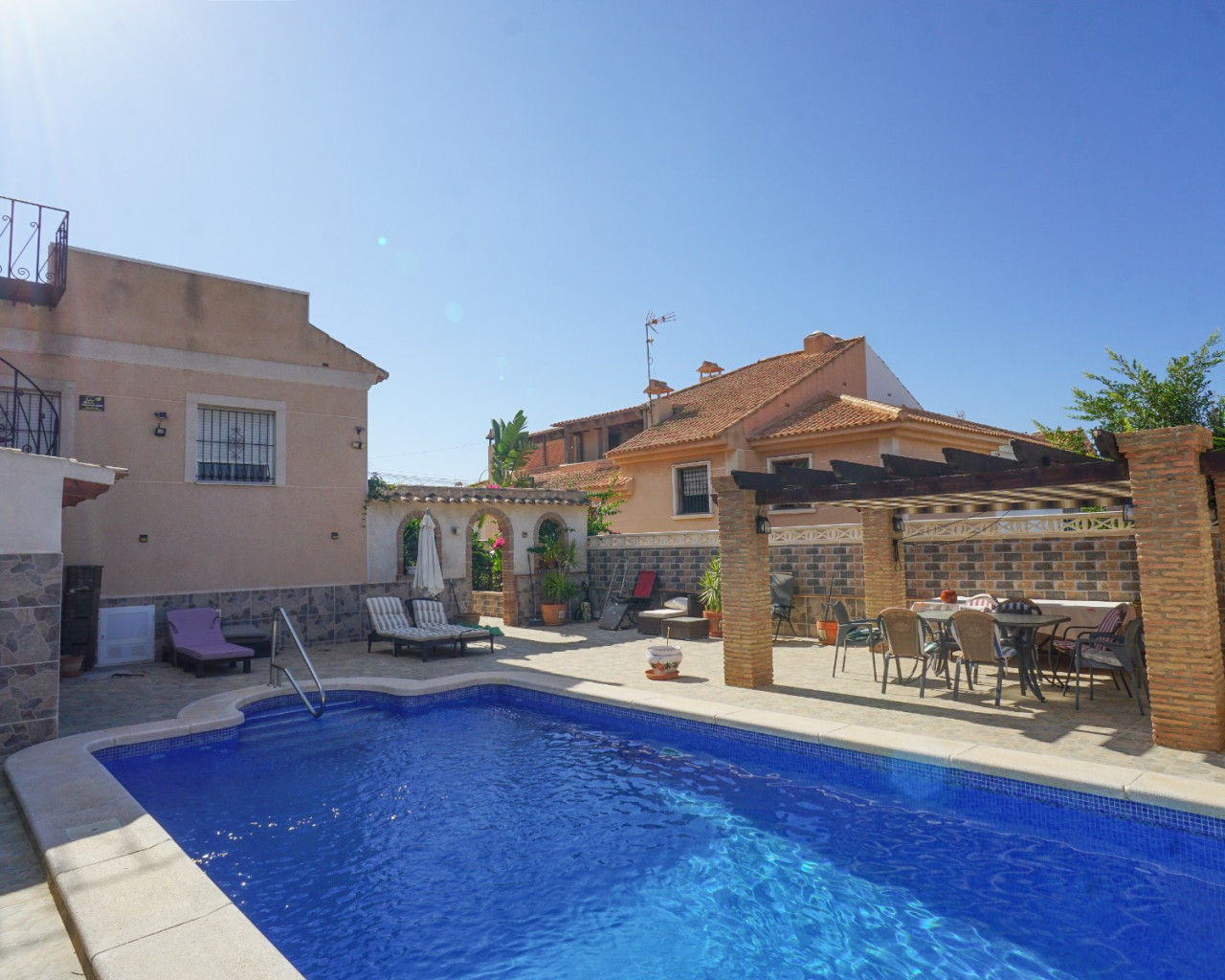 Resale - Semi-Detached Villa - Torrevieja - Aguas Nuevas