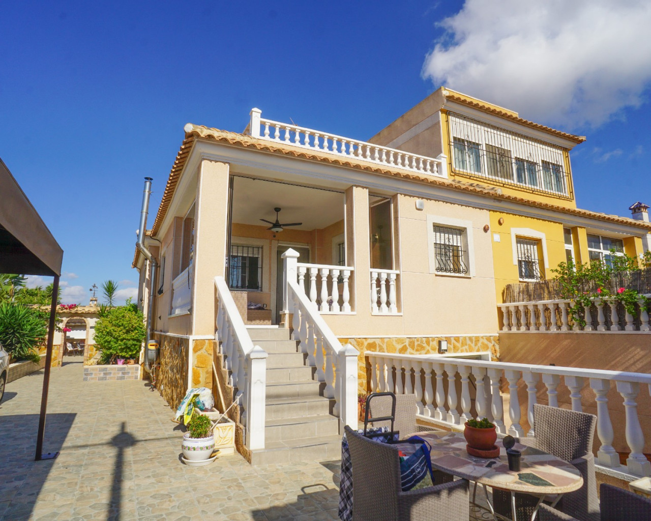 Resale - Semi-Detached Villa - Torrevieja - Aguas Nuevas