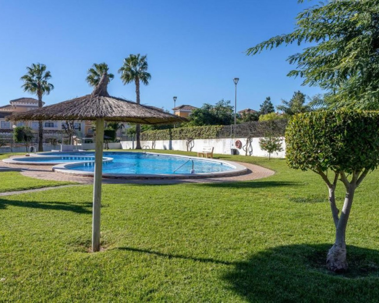 Resale - Town house - Torrevieja - Aguas Nuevas