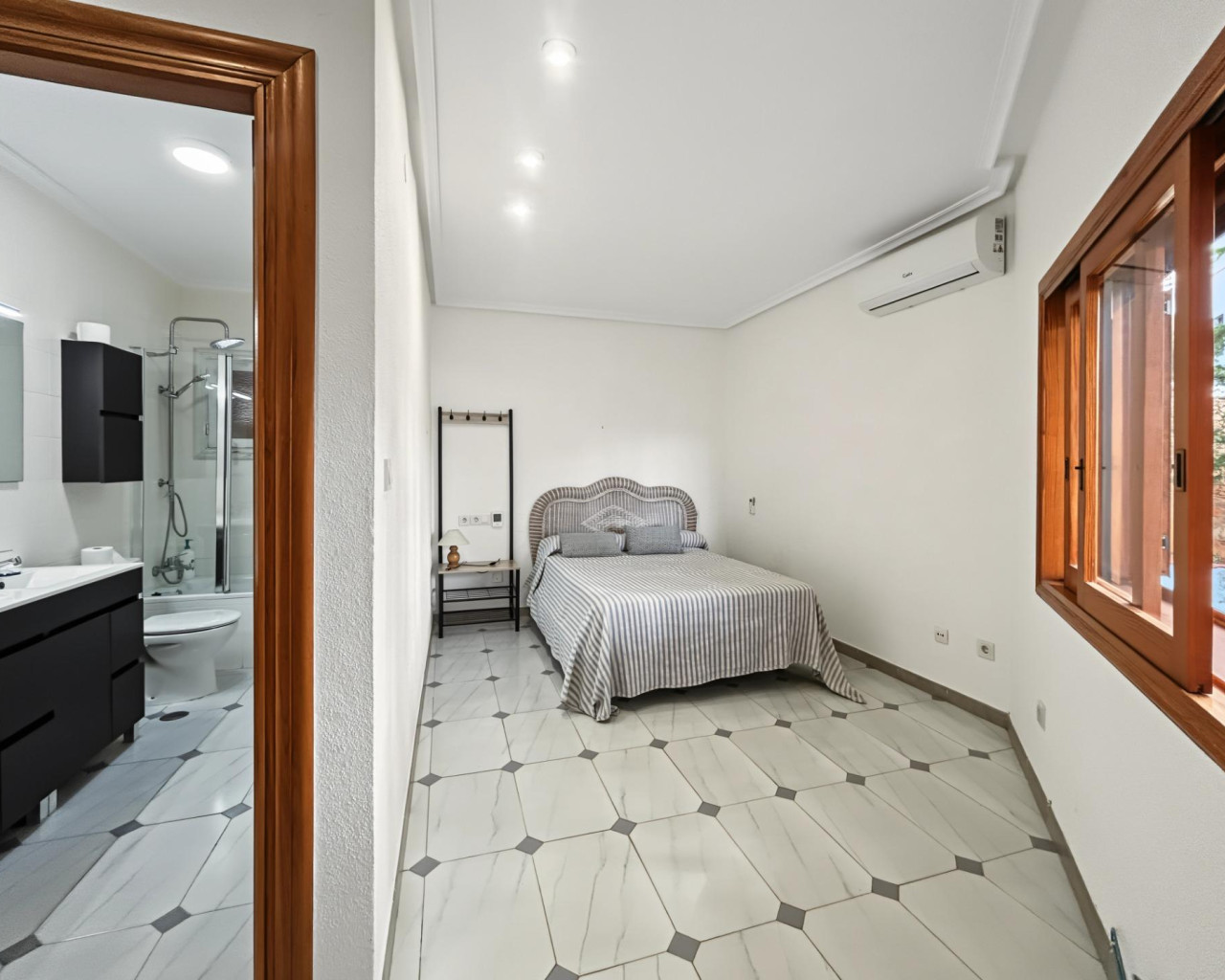 Resale - Villa - Orihuela Costa - Campoamor