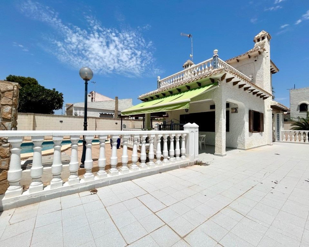 Resale - Villa - Orihuela Costa - La Zenia