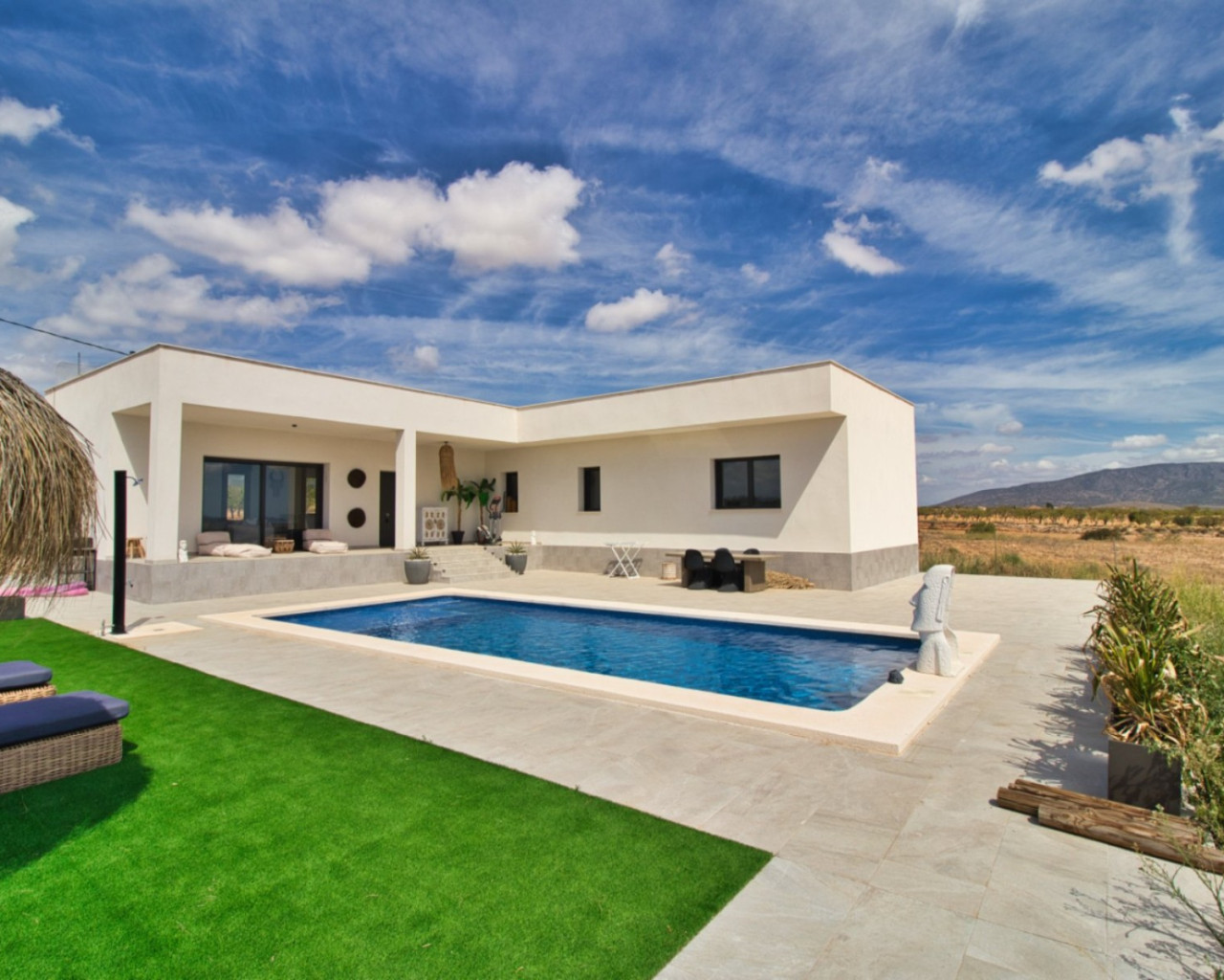 Resale - Villa - Pinoso