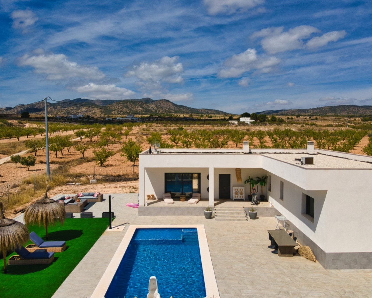 Resale - Villa - Pinoso
