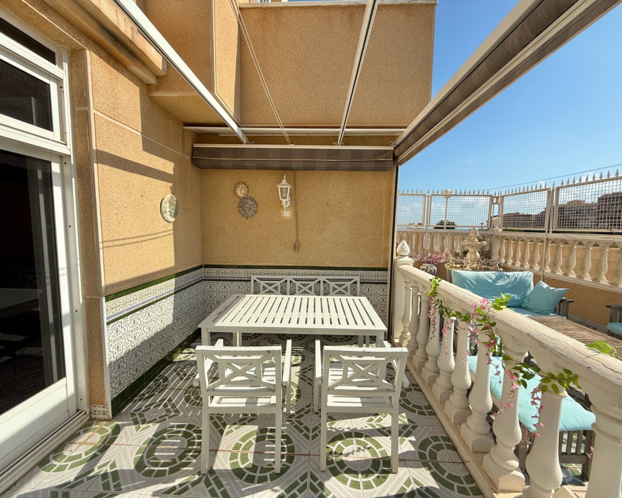 Resale - Villa / Semi detached - Torrevieja - Torreblanca