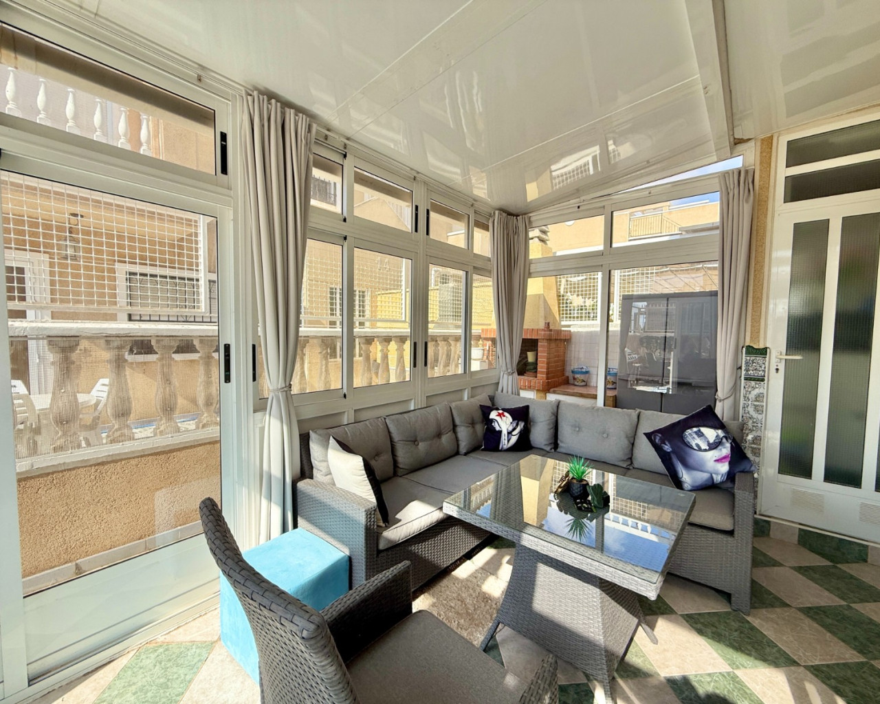 Resale - Villa / Semi detached - Torrevieja - Torreblanca