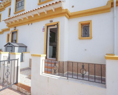Resale - Townhouse - Torrevieja - Aguas Nuevas