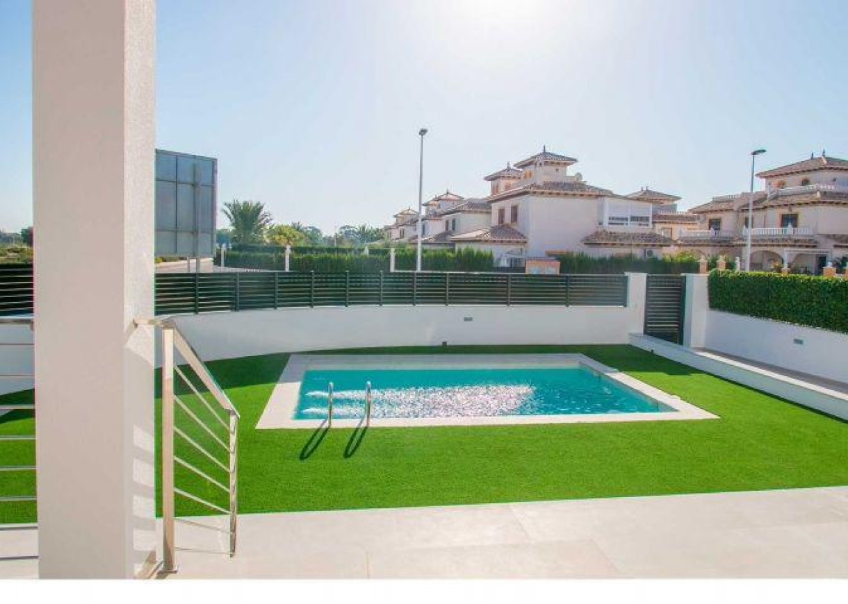 Nueva construcción  - Chalet - La Marina - La Marina / El Pinet