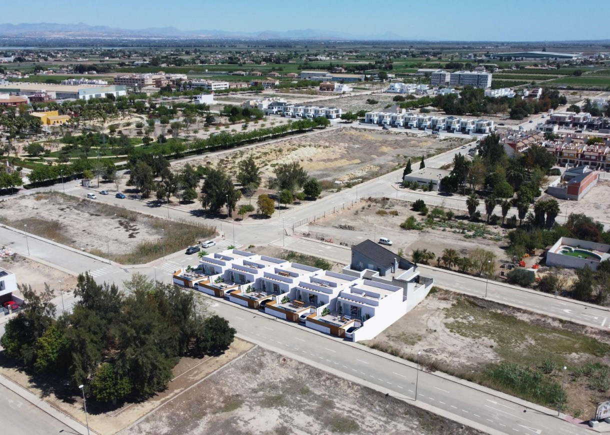 Nueva construcción  - Chalet - Dolores - polideportivo