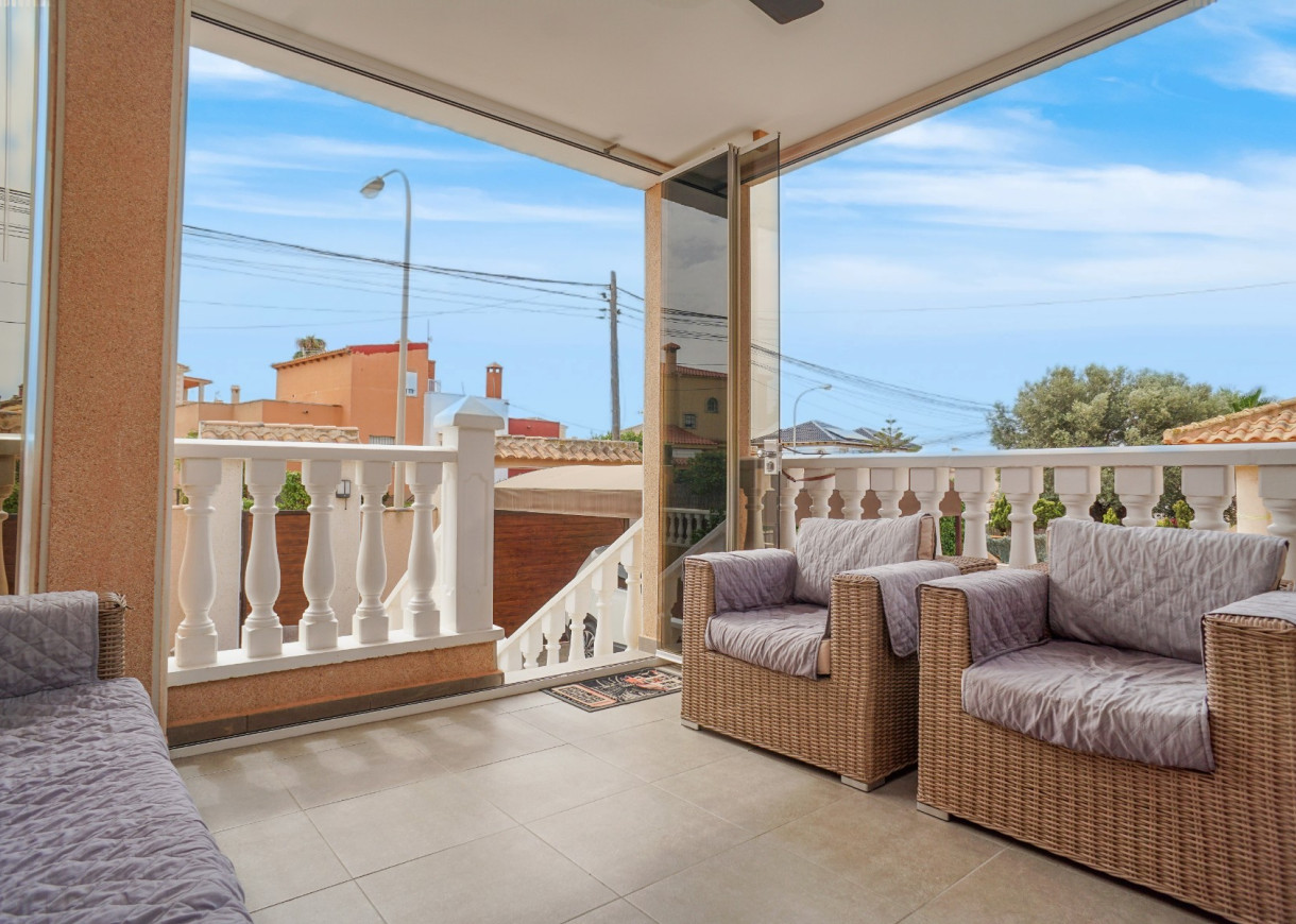 Resale - Semi-Detached Villa - Torrevieja - Aguas Nuevas