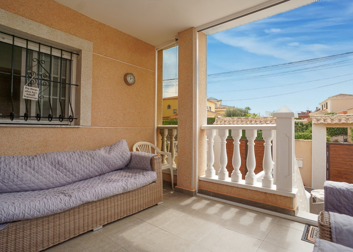 Resale - Semi-Detached Villa - Torrevieja - Aguas Nuevas