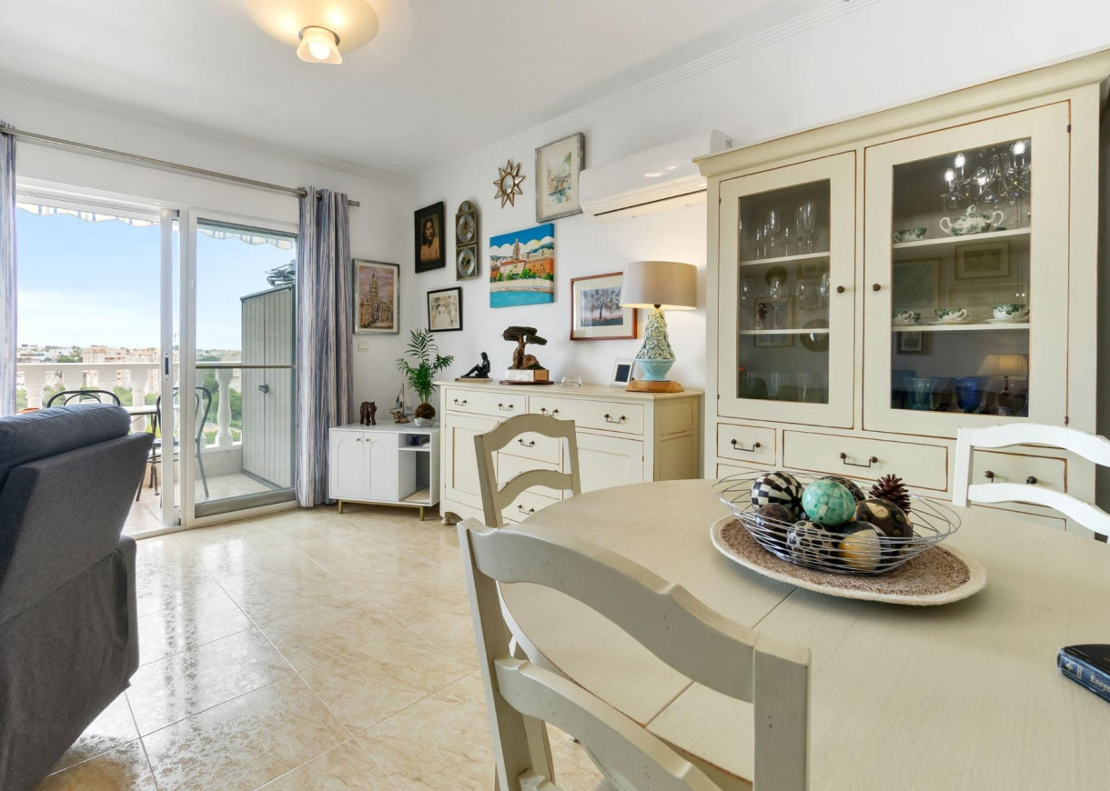 Resale - Apartment - Orihuela Costa - Campoamor