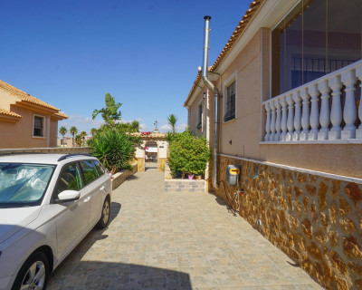 Resale - Semi-Detached Villa - Torrevieja - Aguas Nuevas