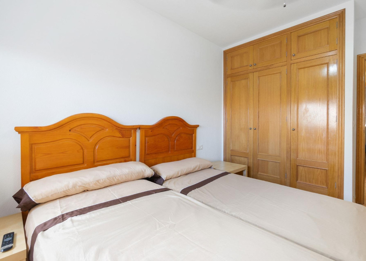 Resale - Apartment - Orihuela Costa - Campoamor