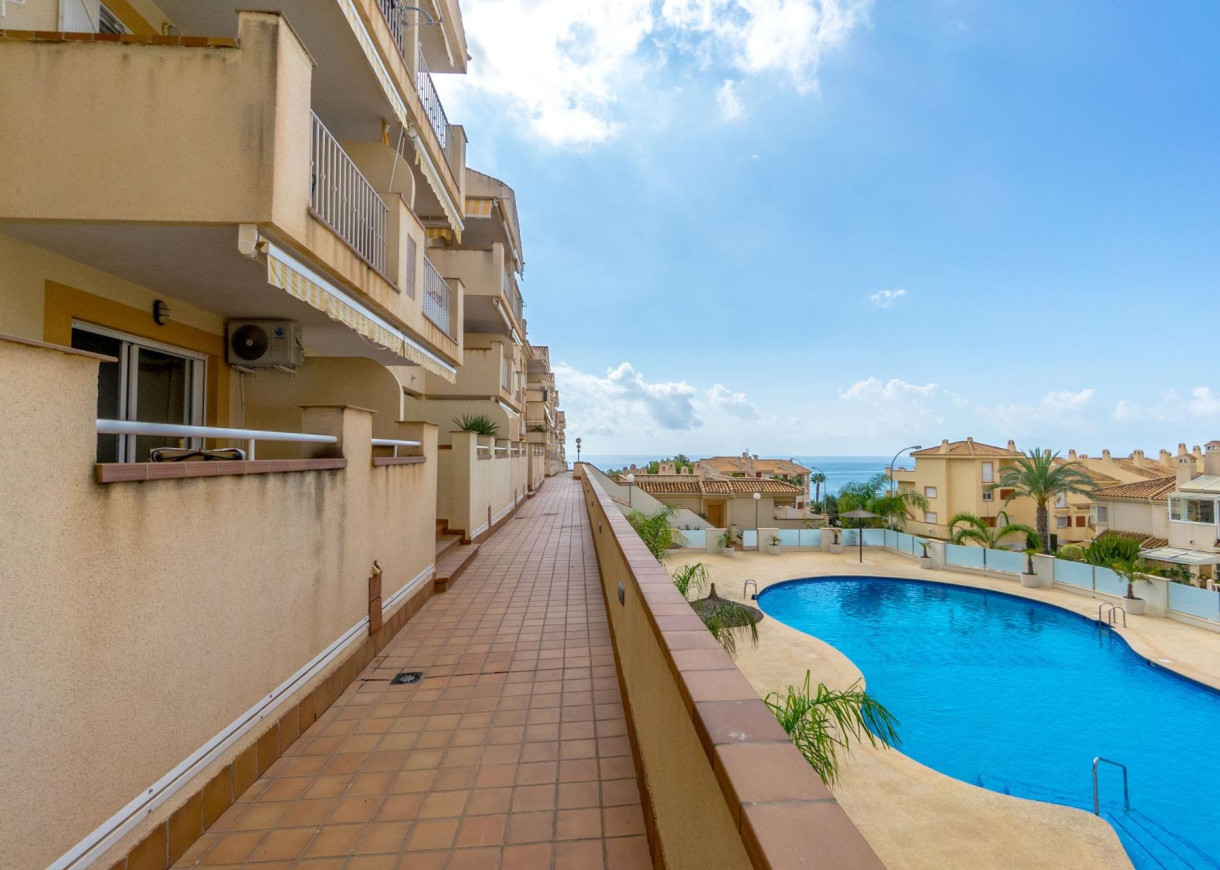 Resale - Apartment - Orihuela Costa - Campoamor