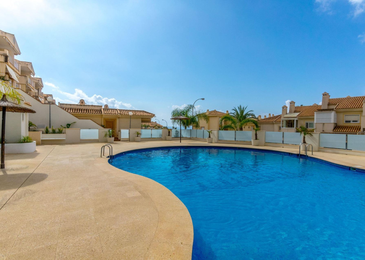 Resale - Apartment - Orihuela Costa - Campoamor