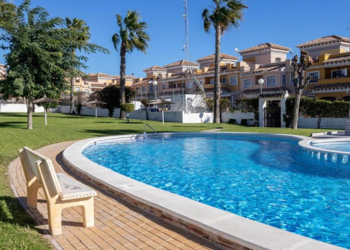 Resale - Town house - Torrevieja - Aguas Nuevas