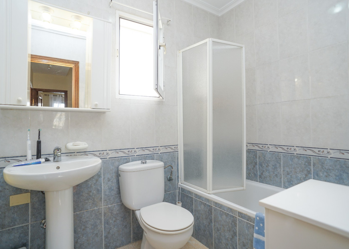 Resale - Town house - Torrevieja - Aguas Nuevas