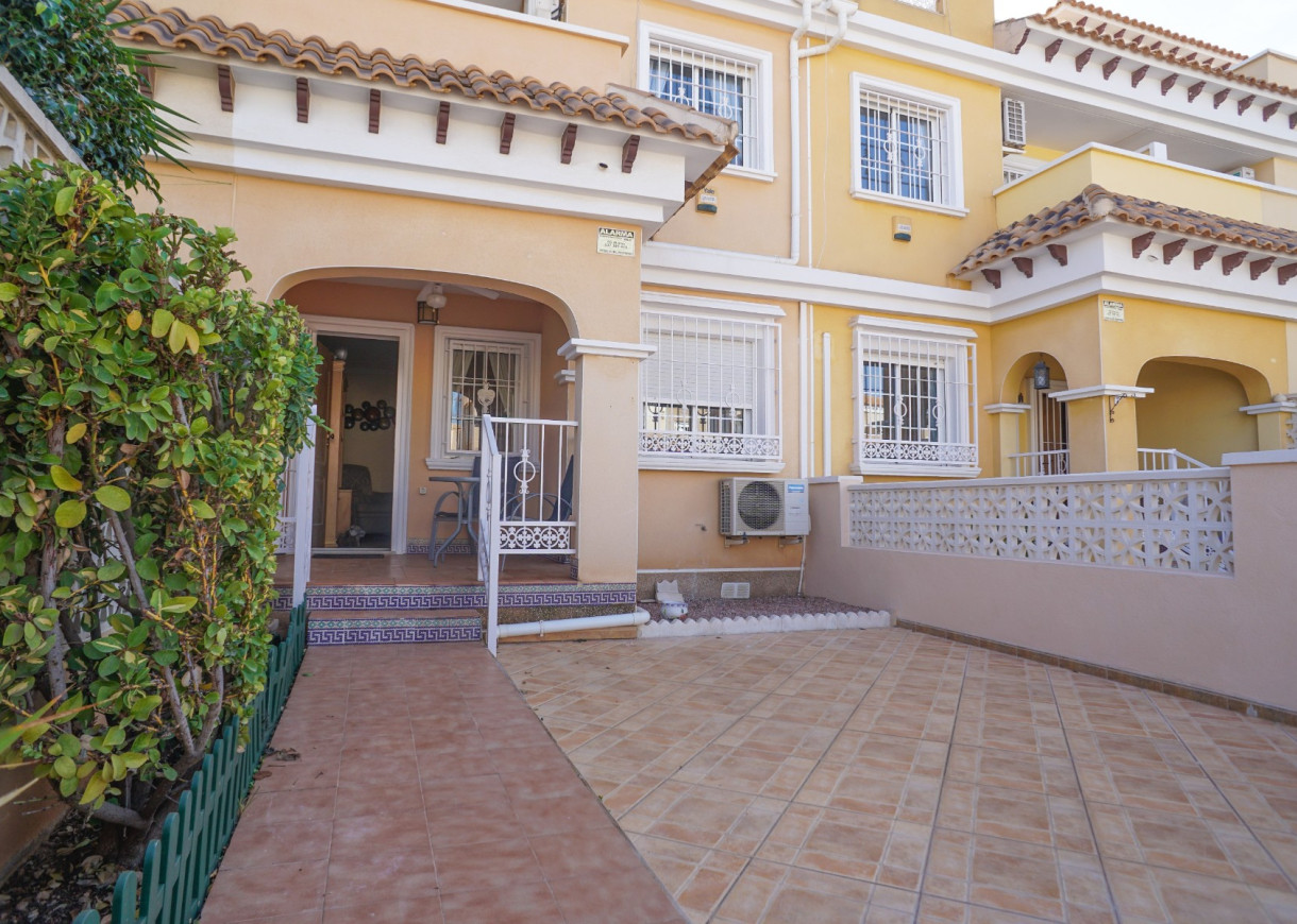 Resale - Town house - Torrevieja - Aguas Nuevas