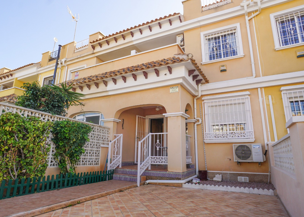 Resale - Town house - Torrevieja - Aguas Nuevas