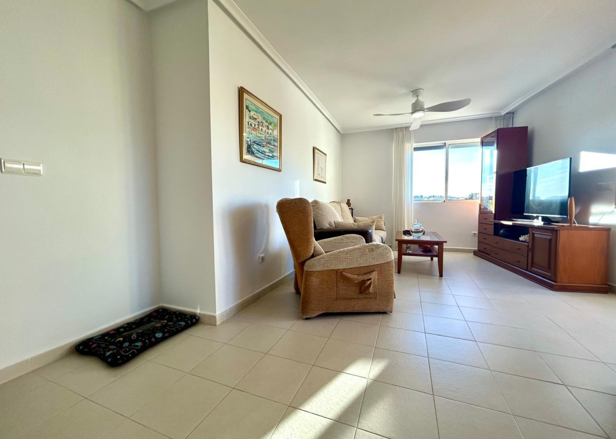 Resale - Apartment - Orihuela Costa - Campoamor