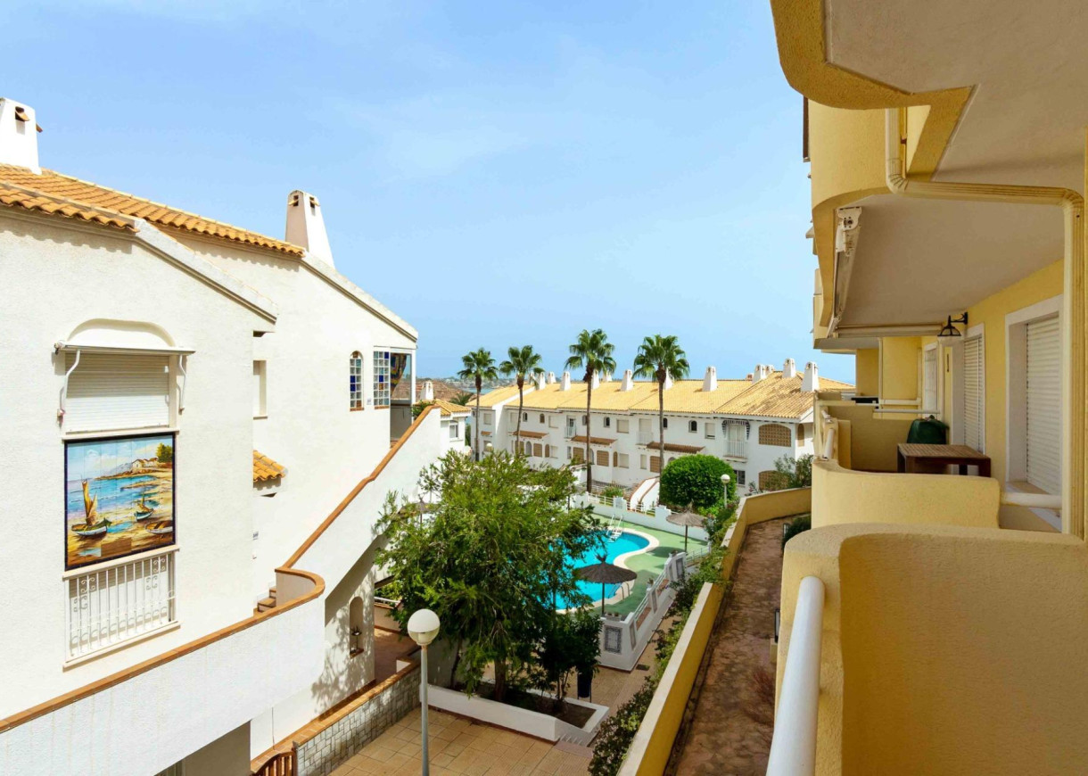 Resale - Apartment - Orihuela Costa - Campoamor