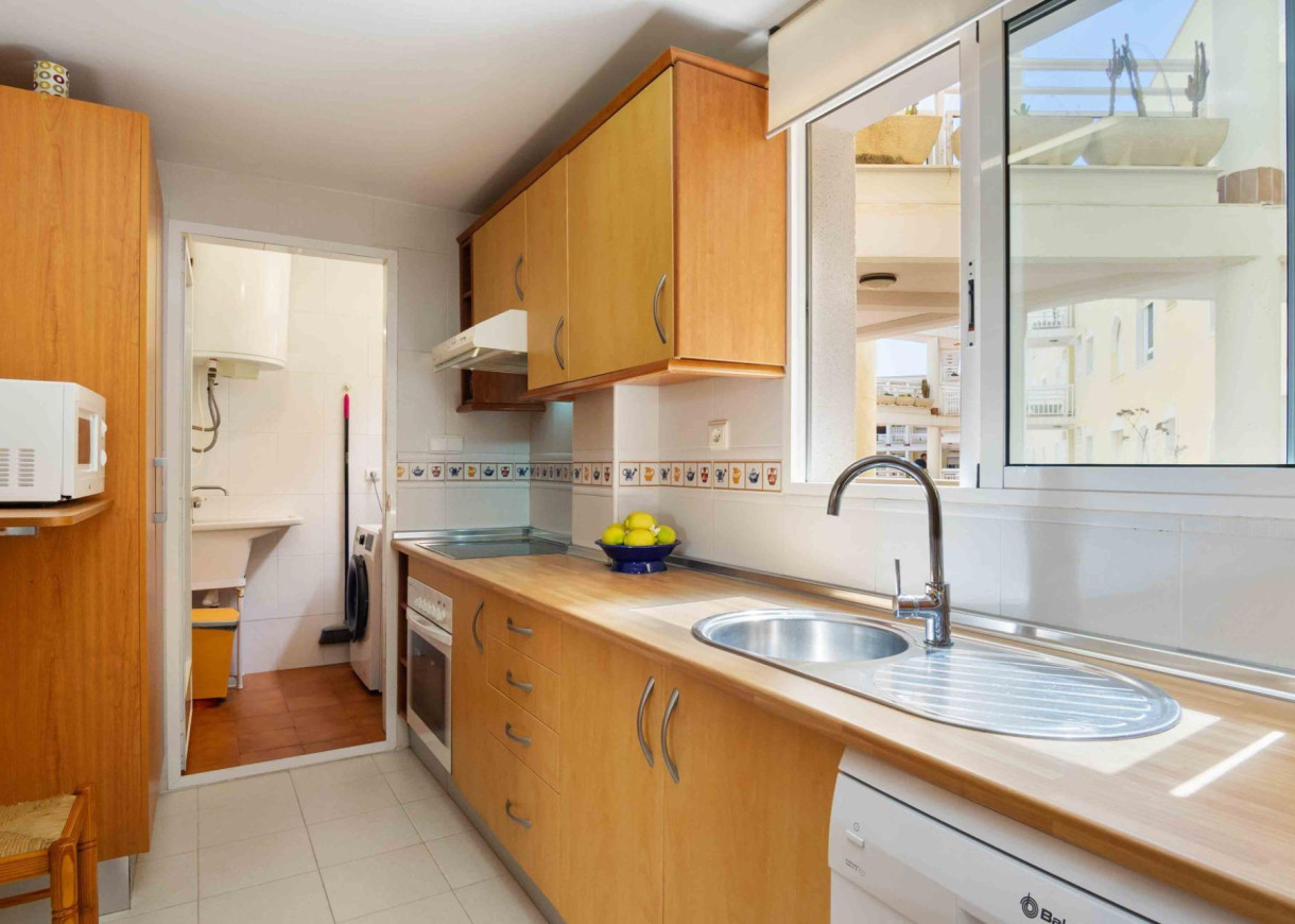 Resale - Apartment - Orihuela Costa - Campoamor