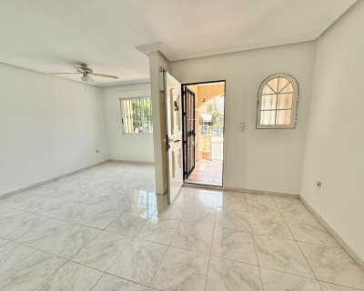 Resale - Town house - Torrevieja - Nueva Torrevieja - Aguas Nuevas