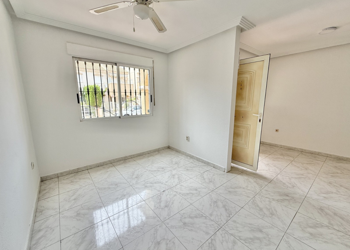 Resale - Town house - Torrevieja - Nueva Torrevieja - Aguas Nuevas