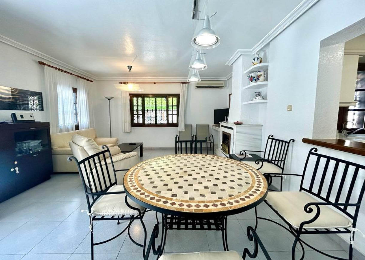 Resale - Villa - Orihuela Costa - La Zenia