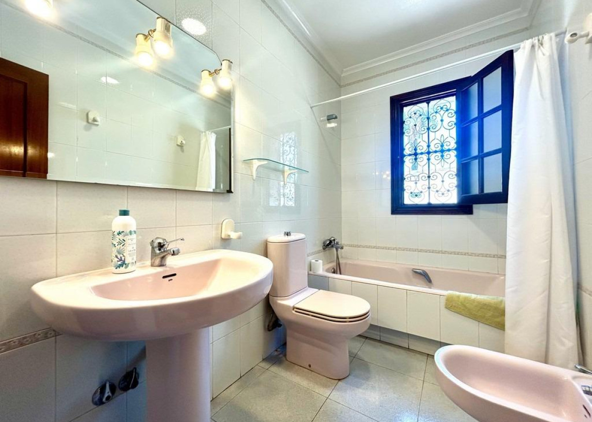 Resale - Villa - Orihuela Costa - La Zenia