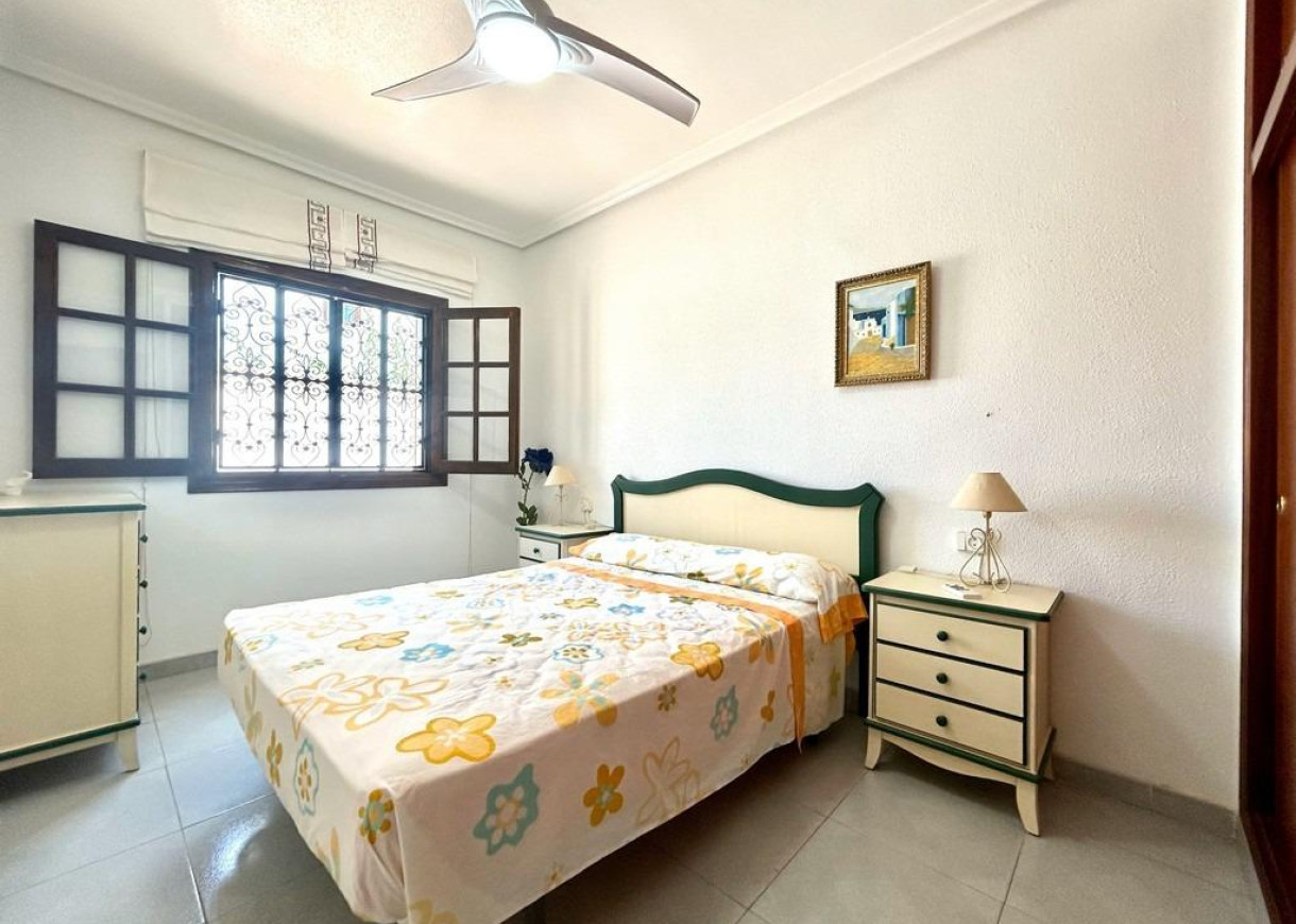 Resale - Villa - Orihuela Costa - La Zenia