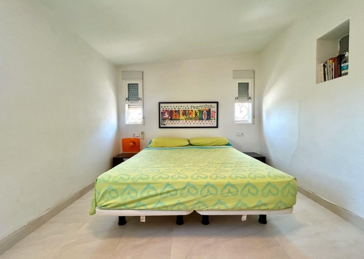 Resale - Villa - Orihuela Costa - La Zenia