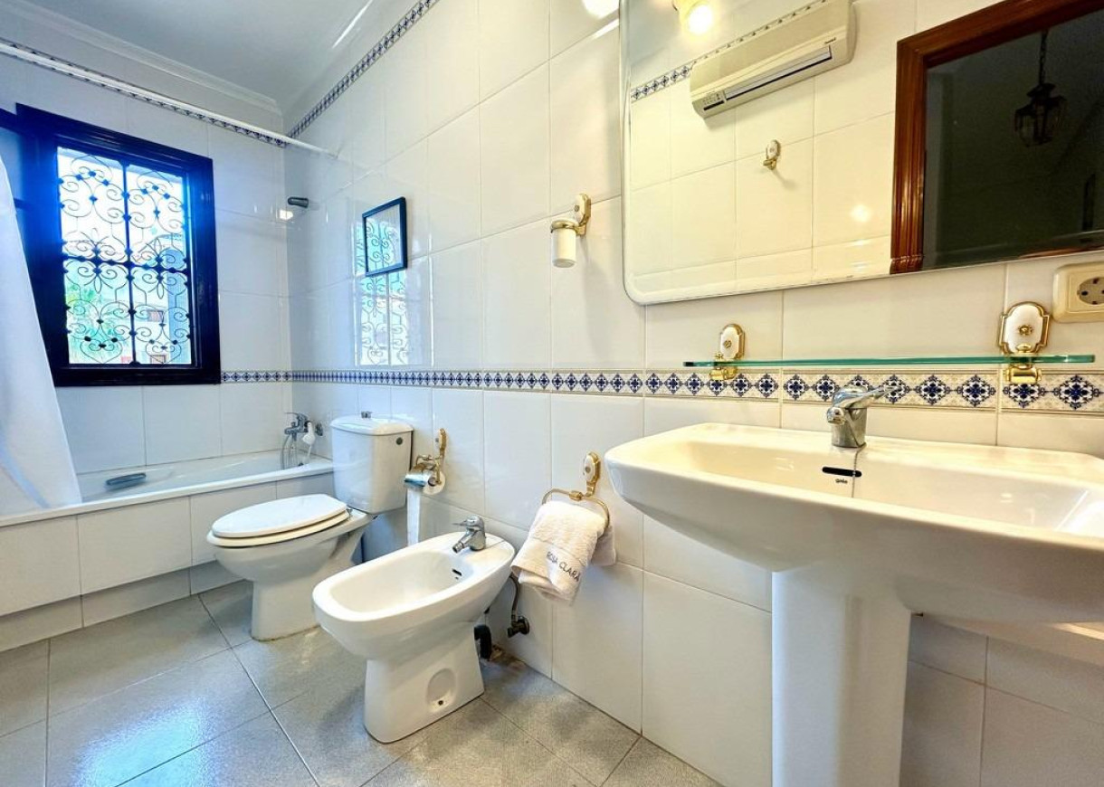 Resale - Villa - Orihuela Costa - La Zenia